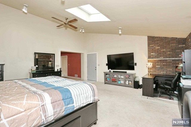137 Phelps Avenue, Bergenfield, NJ 07621
