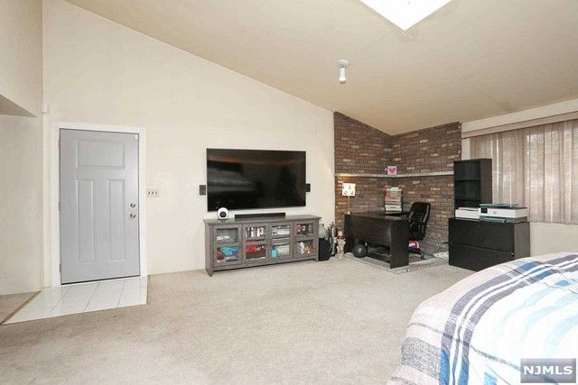 137 Phelps Avenue, Bergenfield, NJ 07621