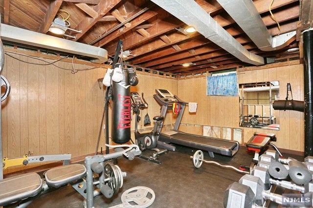 137 Phelps Avenue, Bergenfield, NJ 07621