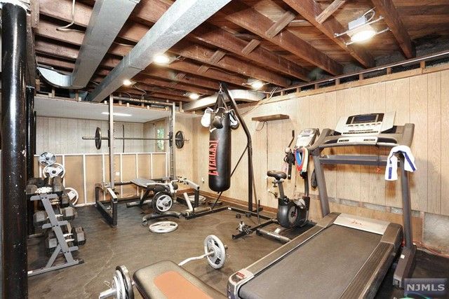 137 Phelps Avenue, Bergenfield, NJ 07621