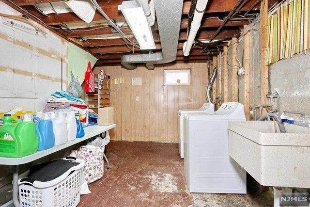 137 Phelps Avenue, Bergenfield, NJ 07621