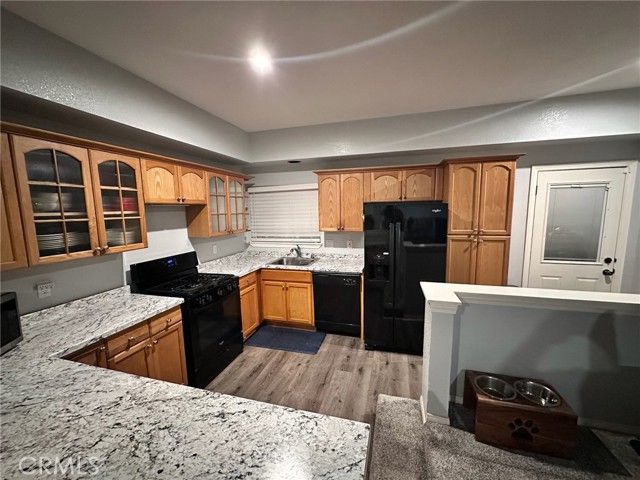 23995 Scenic Dr, Crestline, CA 92325