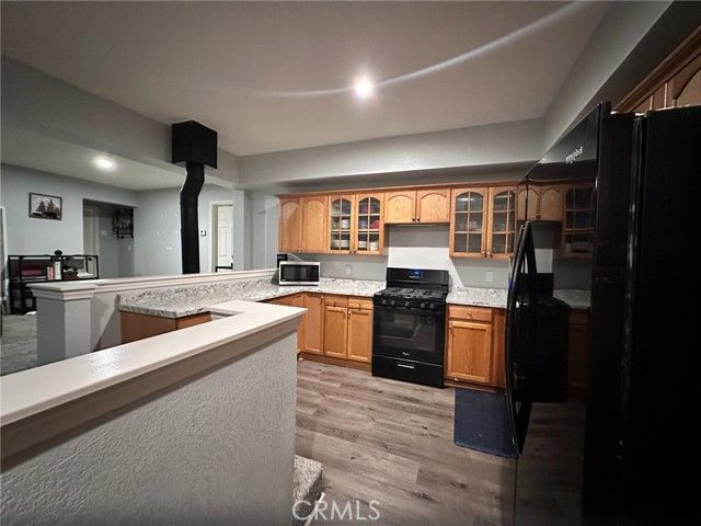 23995 Scenic Dr, Crestline, CA 92325