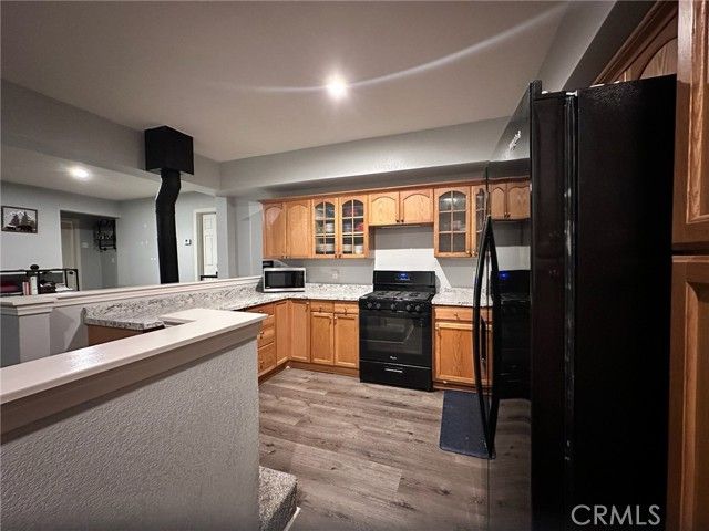23995 Scenic Dr, Crestline, CA 92325