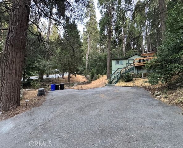 23995 Scenic Dr, Crestline, CA 92325