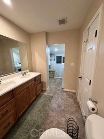 23995 Scenic Dr, Crestline, CA 92325