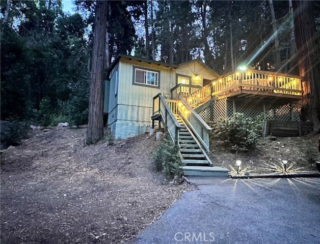 23995 Scenic Dr, Crestline, CA 92325