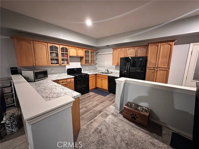 23995 Scenic Dr, Crestline, CA 92325
