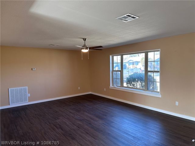 922 E Hazel, Sallisaw, OK 74955