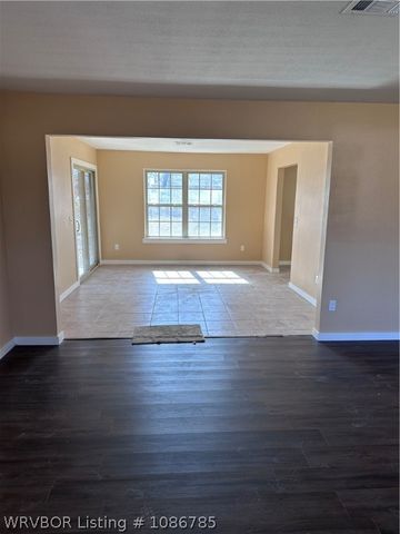 922 E Hazel, Sallisaw, OK 74955