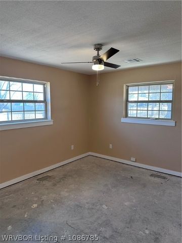 922 E Hazel, Sallisaw, OK 74955