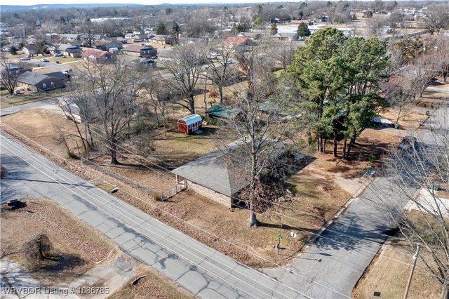 922 E Hazel, Sallisaw, OK 74955