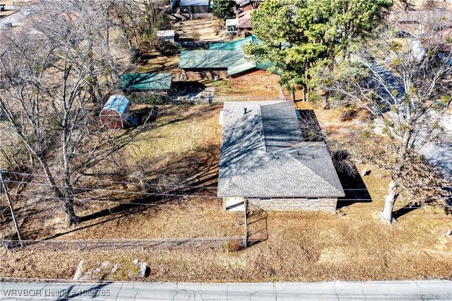 922 E Hazel, Sallisaw, OK 74955