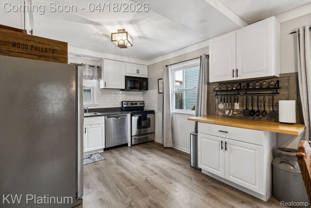 22436 Lakeland Street, St. Clair Shores, MI 48081