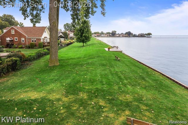 22436 Lakeland Street, St. Clair Shores, MI 48081