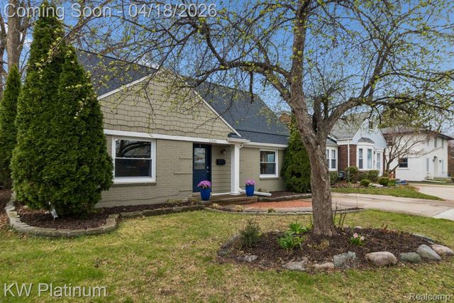 22436 Lakeland Street, St. Clair Shores, MI 48081