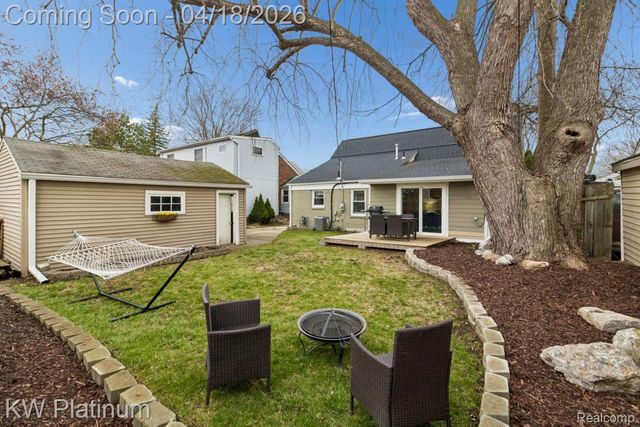 22436 Lakeland Street, St. Clair Shores, MI 48081