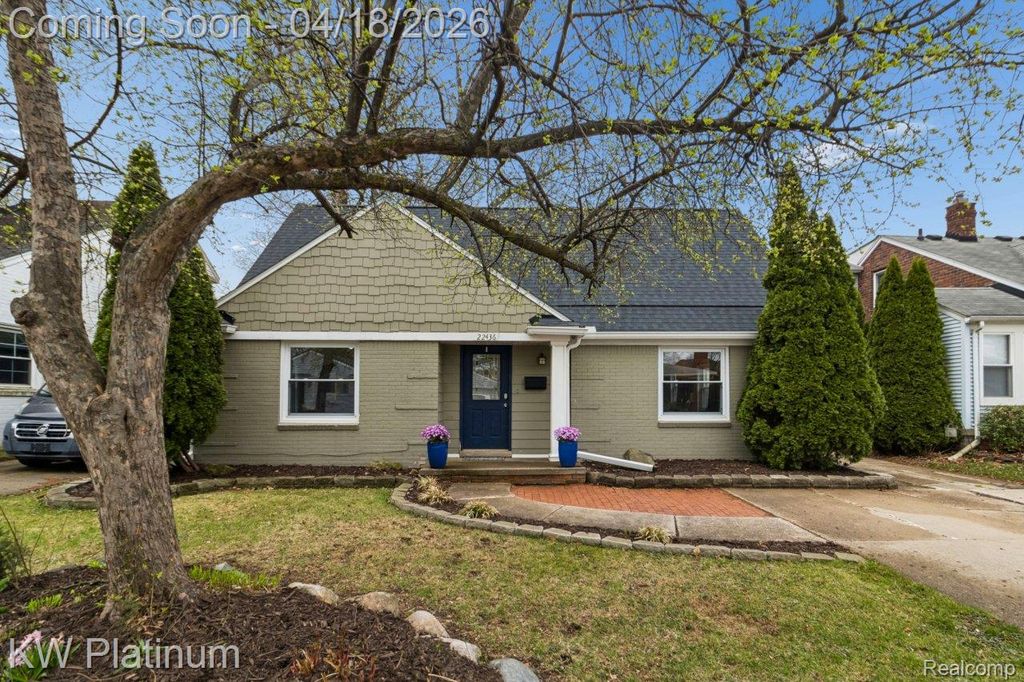 22436 Lakeland Street, St. Clair Shores, MI 48081