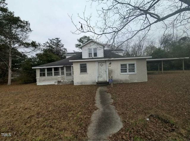 241 Oakdale Gin Road, Raeford, NC 28376