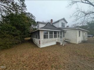 241 Oakdale Gin Road, Raeford, NC 28376