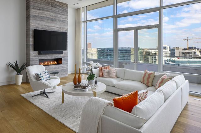 2430 Victory Park Lane 3203, Dallas, TX 75219