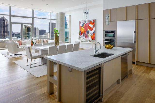 2430 Victory Park Lane 3203, Dallas, TX 75219