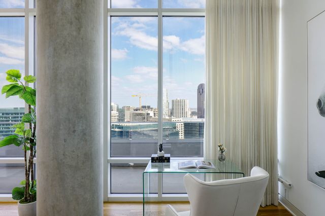 2430 Victory Park Lane 3203, Dallas, TX 75219