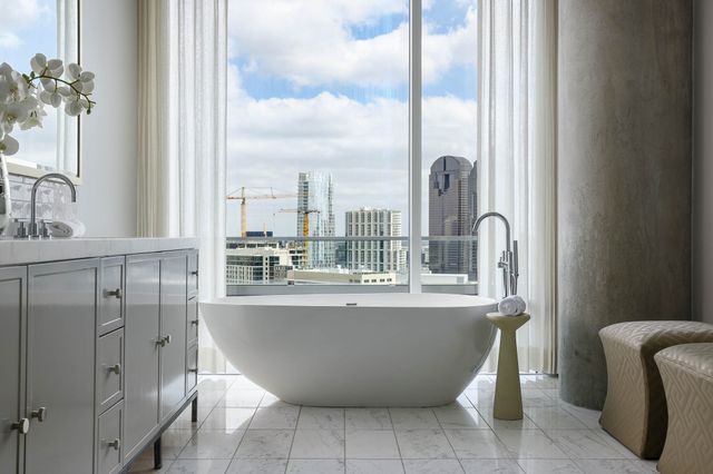 2430 Victory Park Lane 3203, Dallas, TX 75219