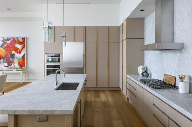 2430 Victory Park Lane 3203, Dallas, TX 75219