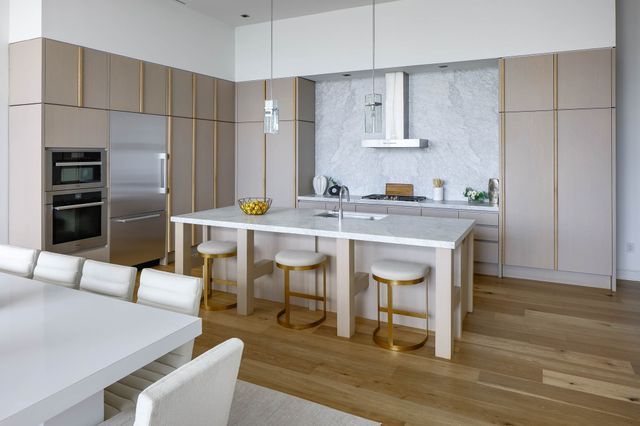 2430 Victory Park Lane 3203, Dallas, TX 75219