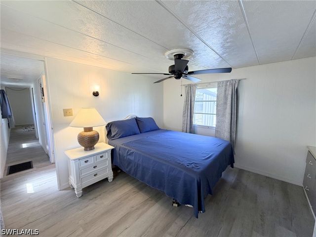 114 Rose LN 111, Naples, FL 34114