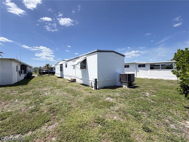 114 Rose LN 111, Naples, FL 34114