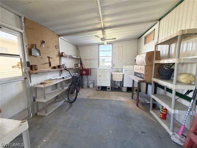 114 Rose LN 111, Naples, FL 34114