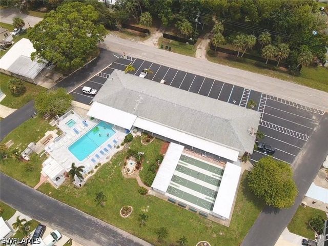 114 Rose LN 111, Naples, FL 34114