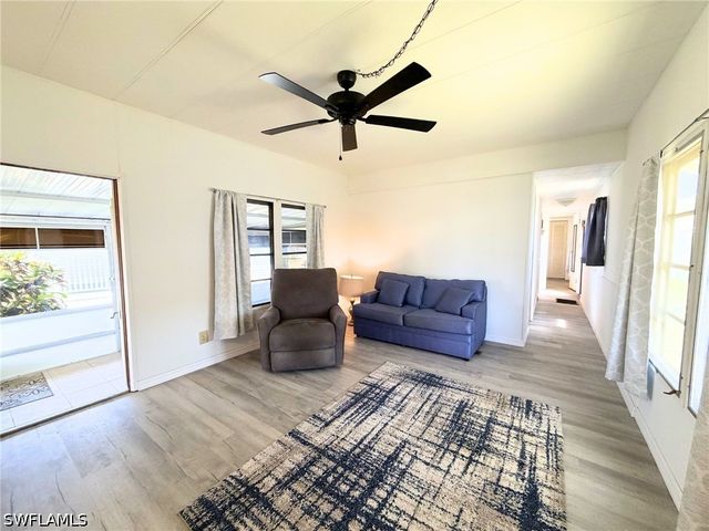 114 Rose LN 111, Naples, FL 34114