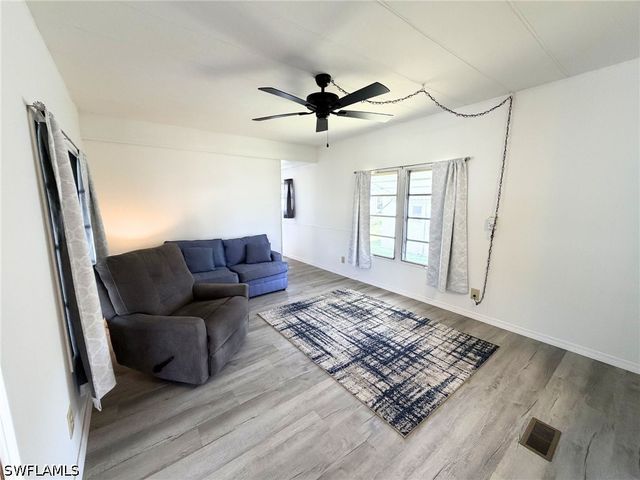 114 Rose LN 111, Naples, FL 34114