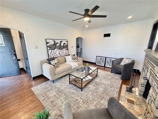 9504 Brenda Avenue, St Louis, MO 63123