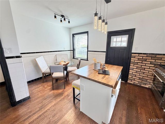 9504 Brenda Avenue, St Louis, MO 63123