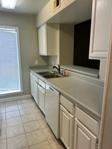 10075 Westpark Drive 42, Houston, TX 77042