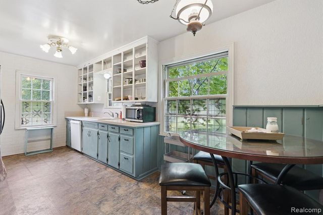 14206 Eastview Drive, Fenton, MI 48430