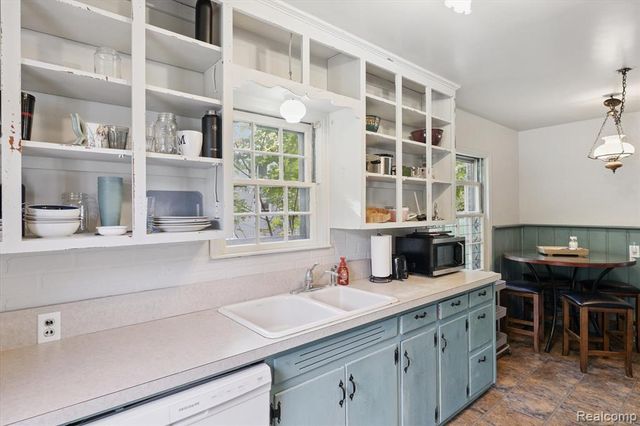 14206 Eastview Drive, Fenton, MI 48430