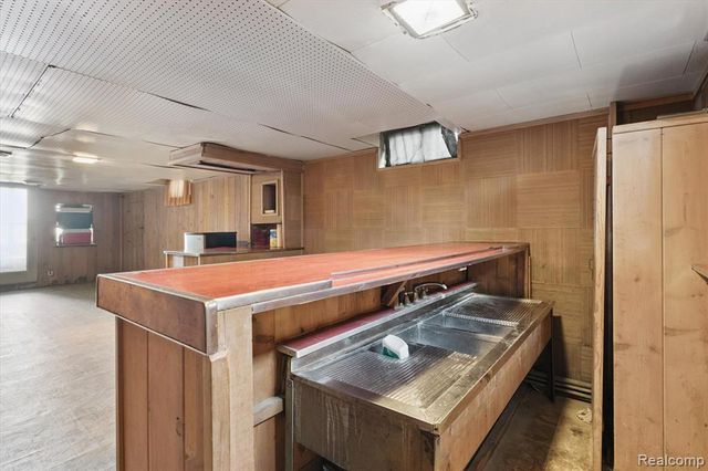 14206 Eastview Drive, Fenton, MI 48430