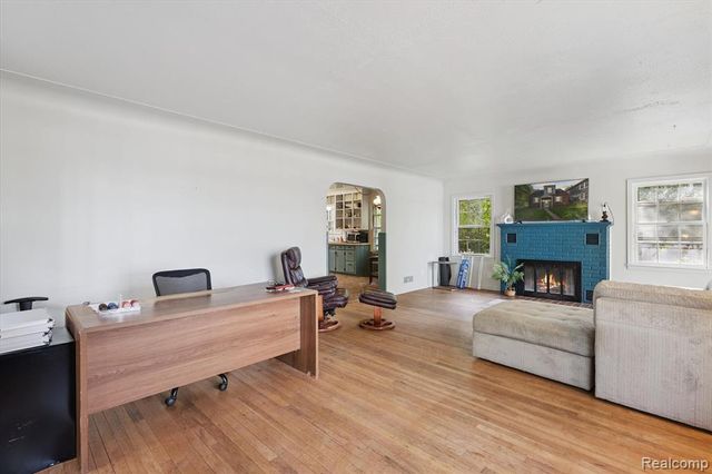 14206 Eastview Drive, Fenton, MI 48430