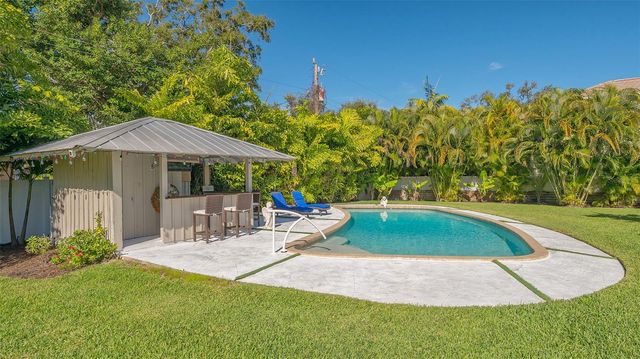 3606 PALONIA COURT, Sarasota, FL 34239