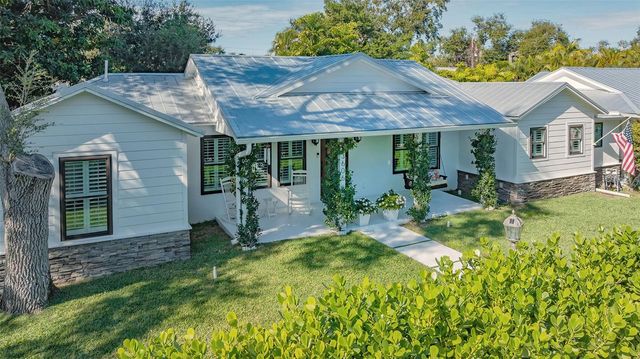 3606 PALONIA COURT, Sarasota, FL 34239