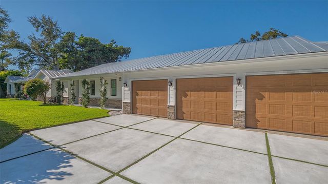 3606 PALONIA COURT, Sarasota, FL 34239
