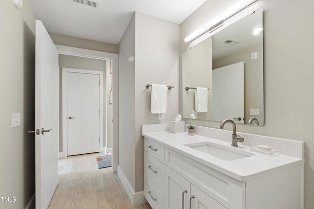 214 Hunt Street 603, Durham, NC 27701