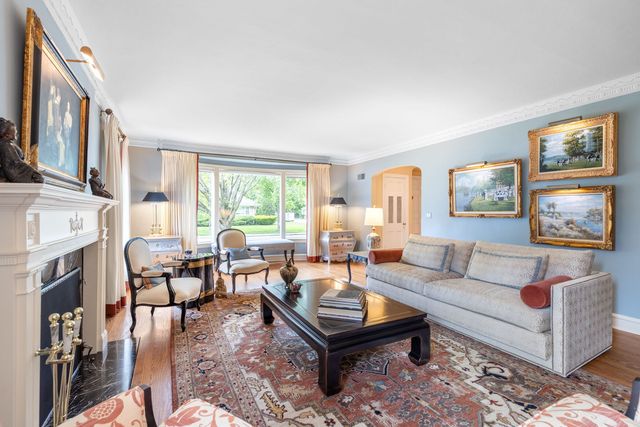6657 N Le Mai Avenue, Lincolnwood, IL 60712
