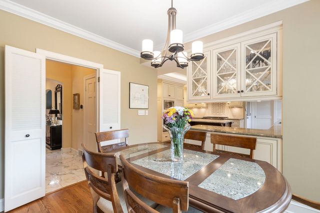 6657 N Le Mai Avenue, Lincolnwood, IL 60712