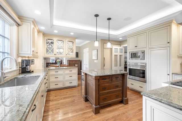 6657 N Le Mai Avenue, Lincolnwood, IL 60712